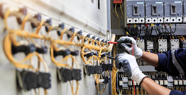 Professional Electrician technician working in Rockwood, VA